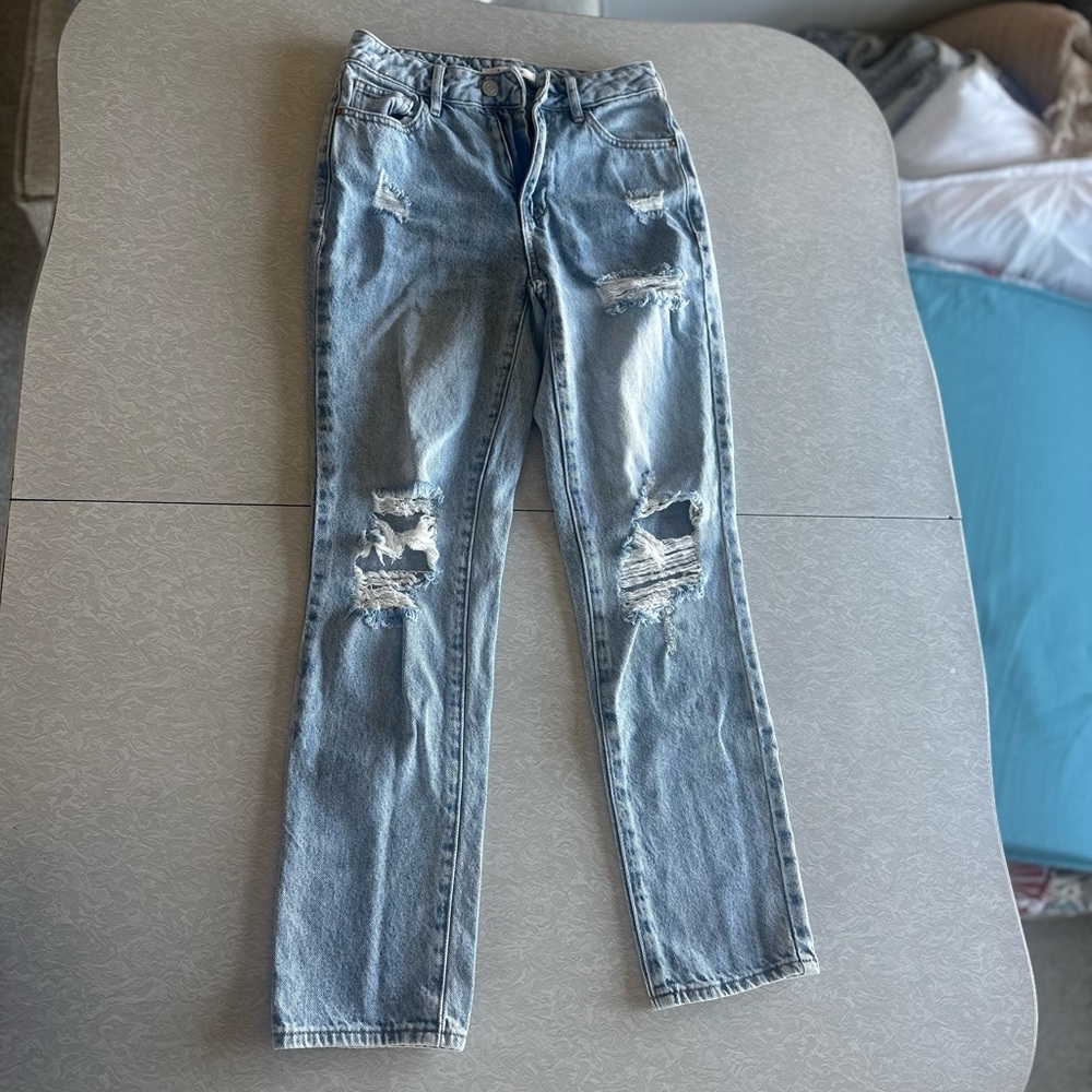 Pacsun Light Wash mom Jean size 24